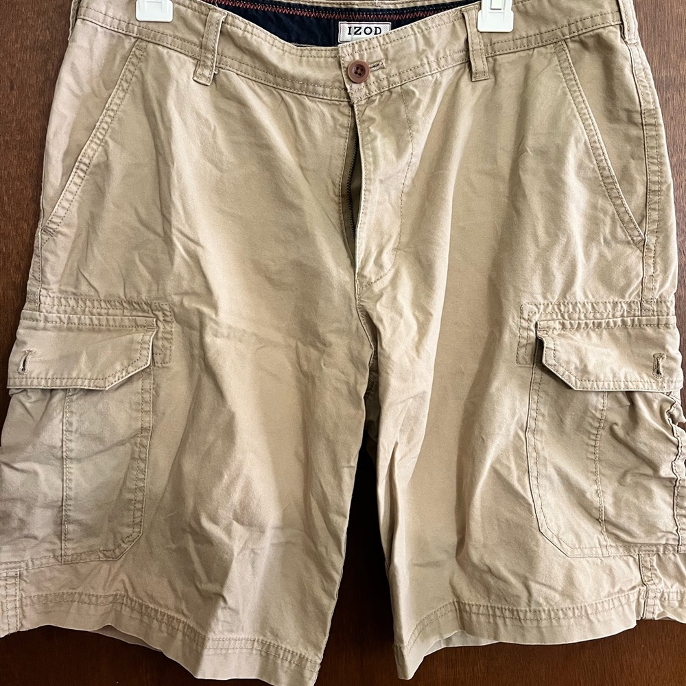 IZOD Men's Tan Cargo Shorts